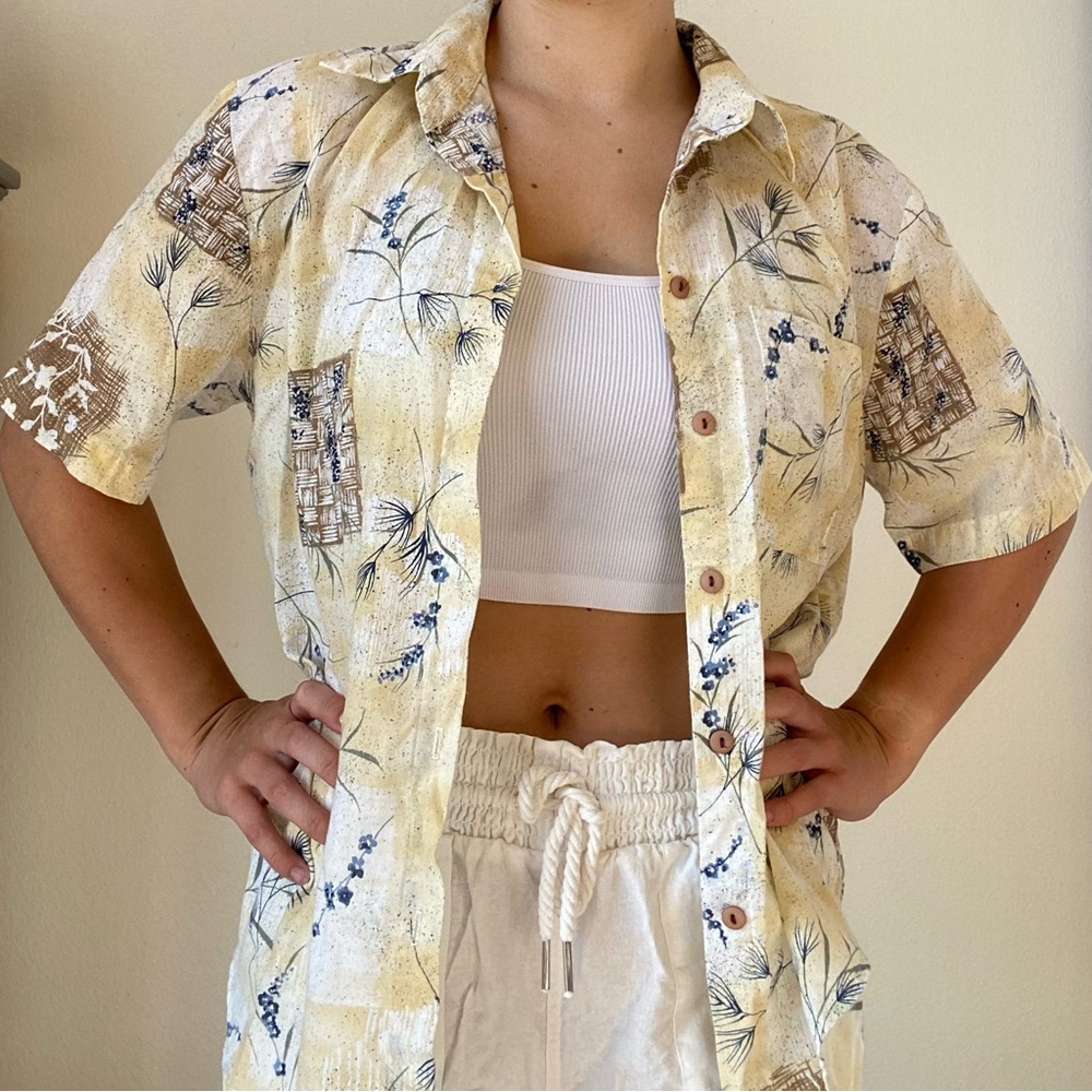 Vintage Button Up Hawaiian Shirt - Picture 3 of 11